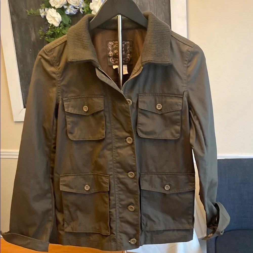 J. Crew Green Utility Jacket with Durable Cotton and Military-Inspired Style